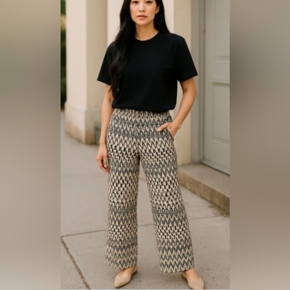 NWT, ZARA Black and Cream Geometric Pattern Pants. SIZE L